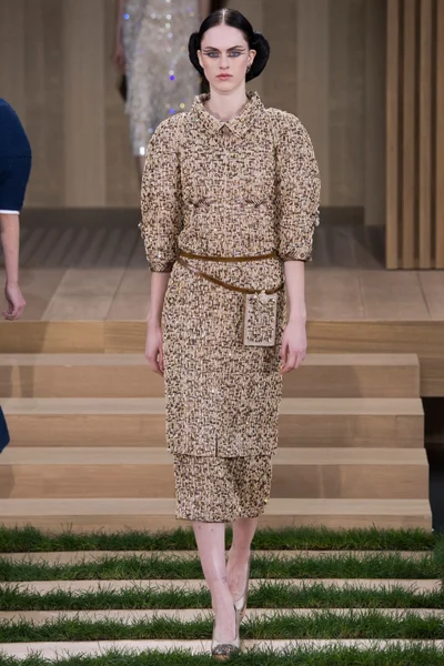 Look 19